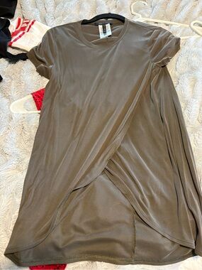 BCBGMaxAzria Olive Green Twist-Front Short Sleeve Tunic